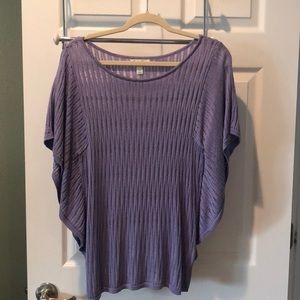 Lavender stitched bellowing sleeve top